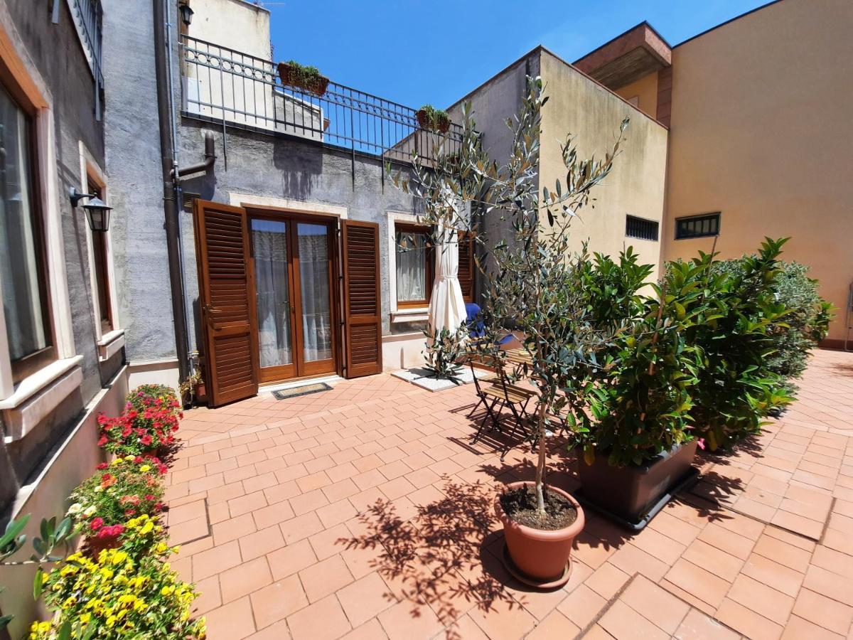 Il Borghetto Di San Giuseppe Etnarooms&Apartments Nicolosi Exterior photo